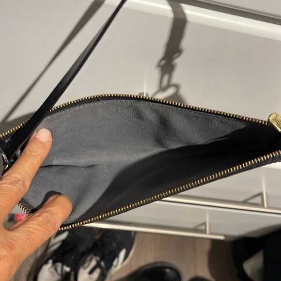 Authentic Louis Vuitton Epi Pochett - Picture 5 of 5